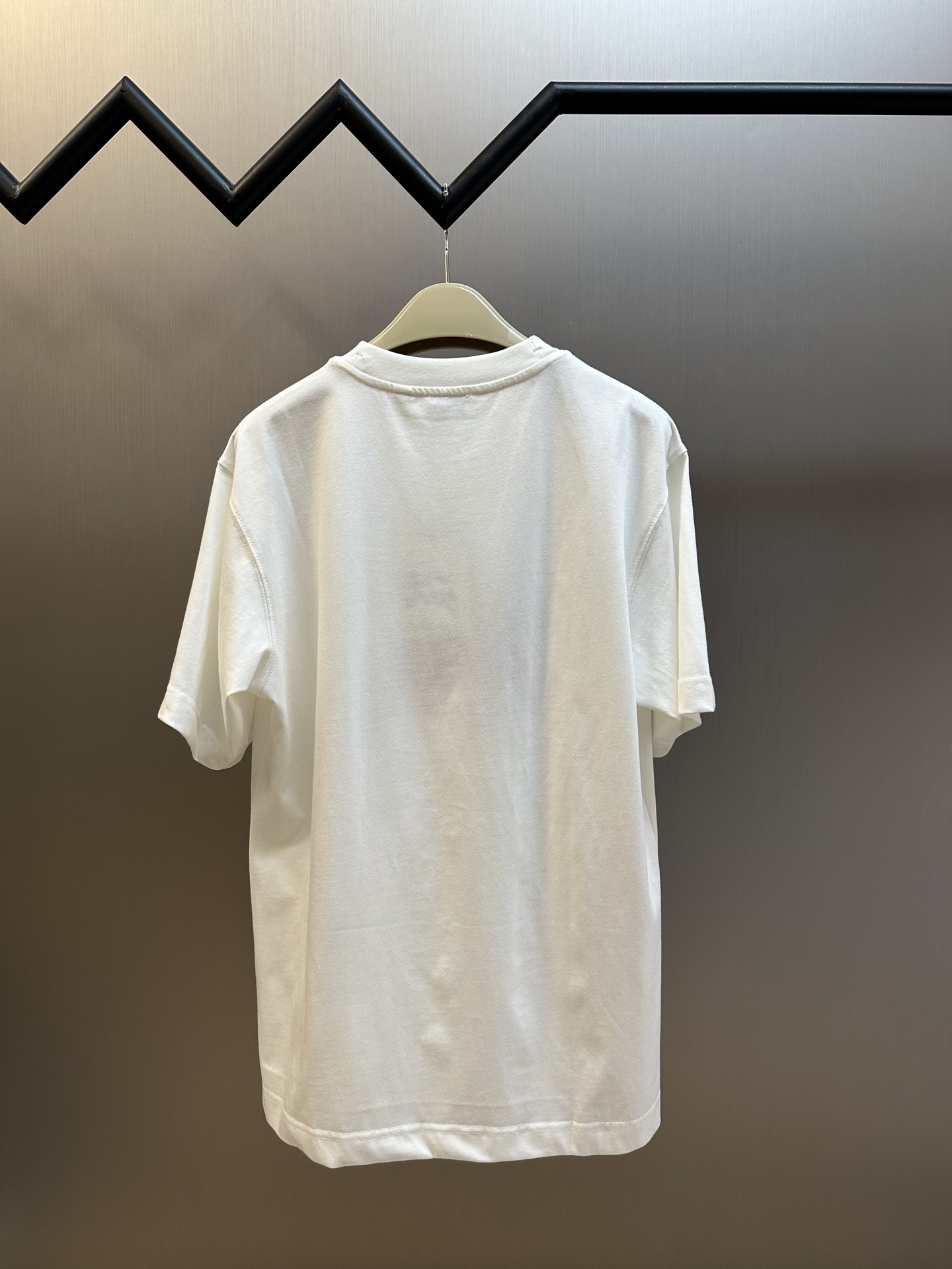 Burberry Equestrian Logo Cotton T-Shirt（81184871）