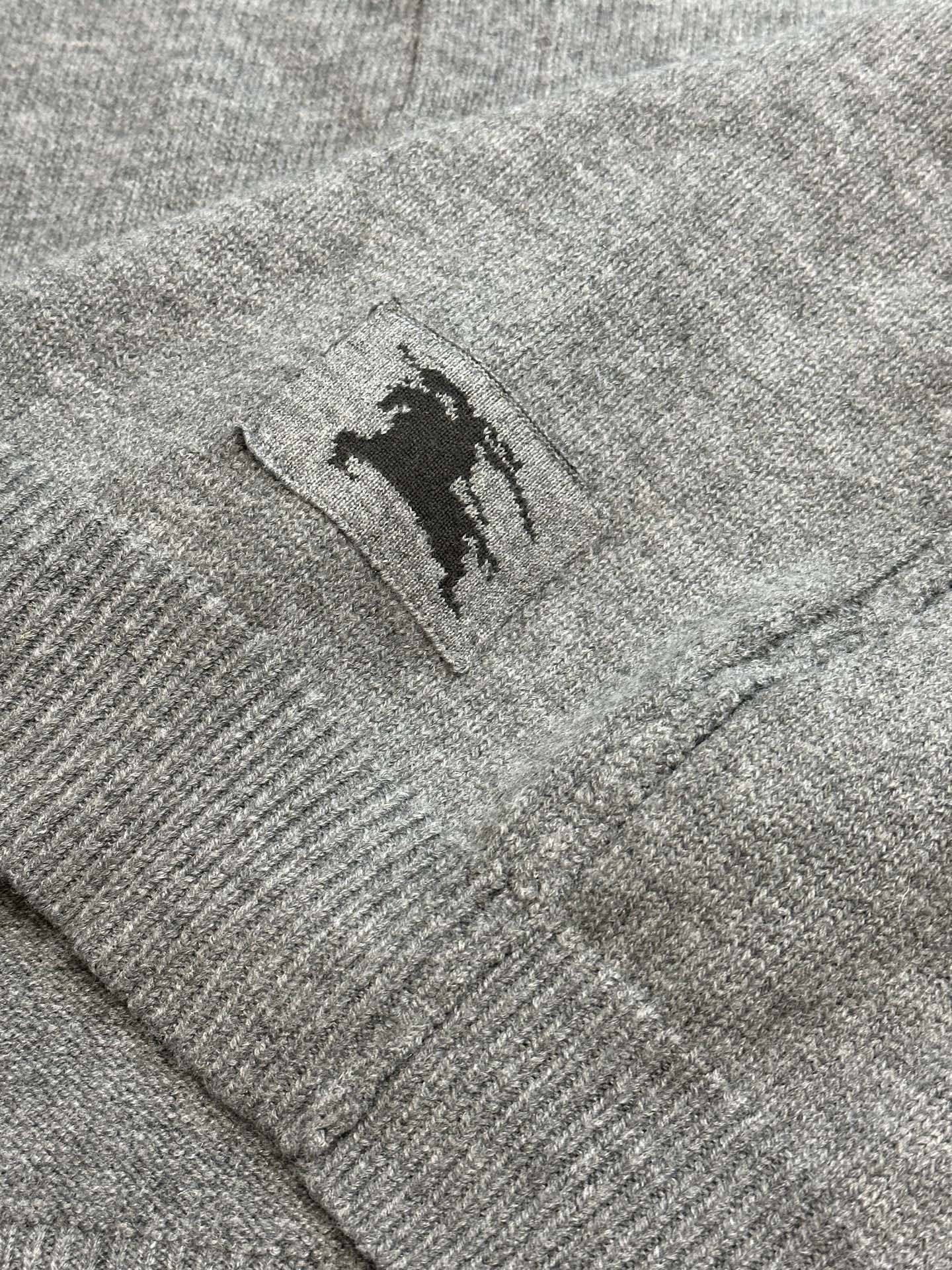 Burberry cashmere cardigan（81183191）