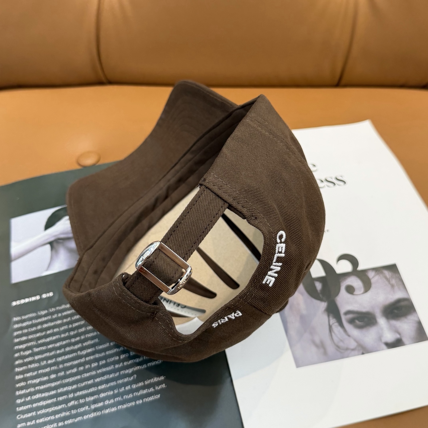 CELINE Triomphe Vivienne Cap（AA0GV2U7437BW）