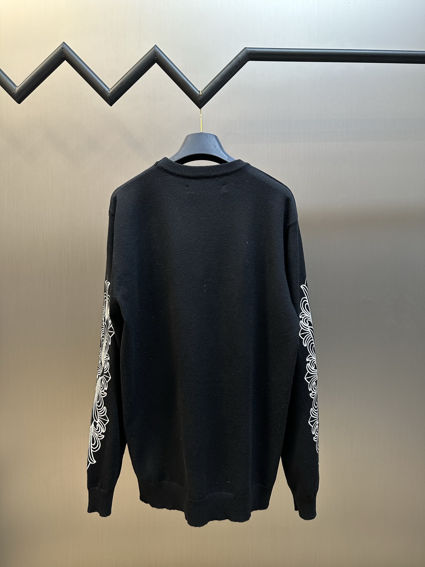 Chrome Hearts Cashmere Knit with Embroidered Sleeve Logo(10416-251010-0070）
