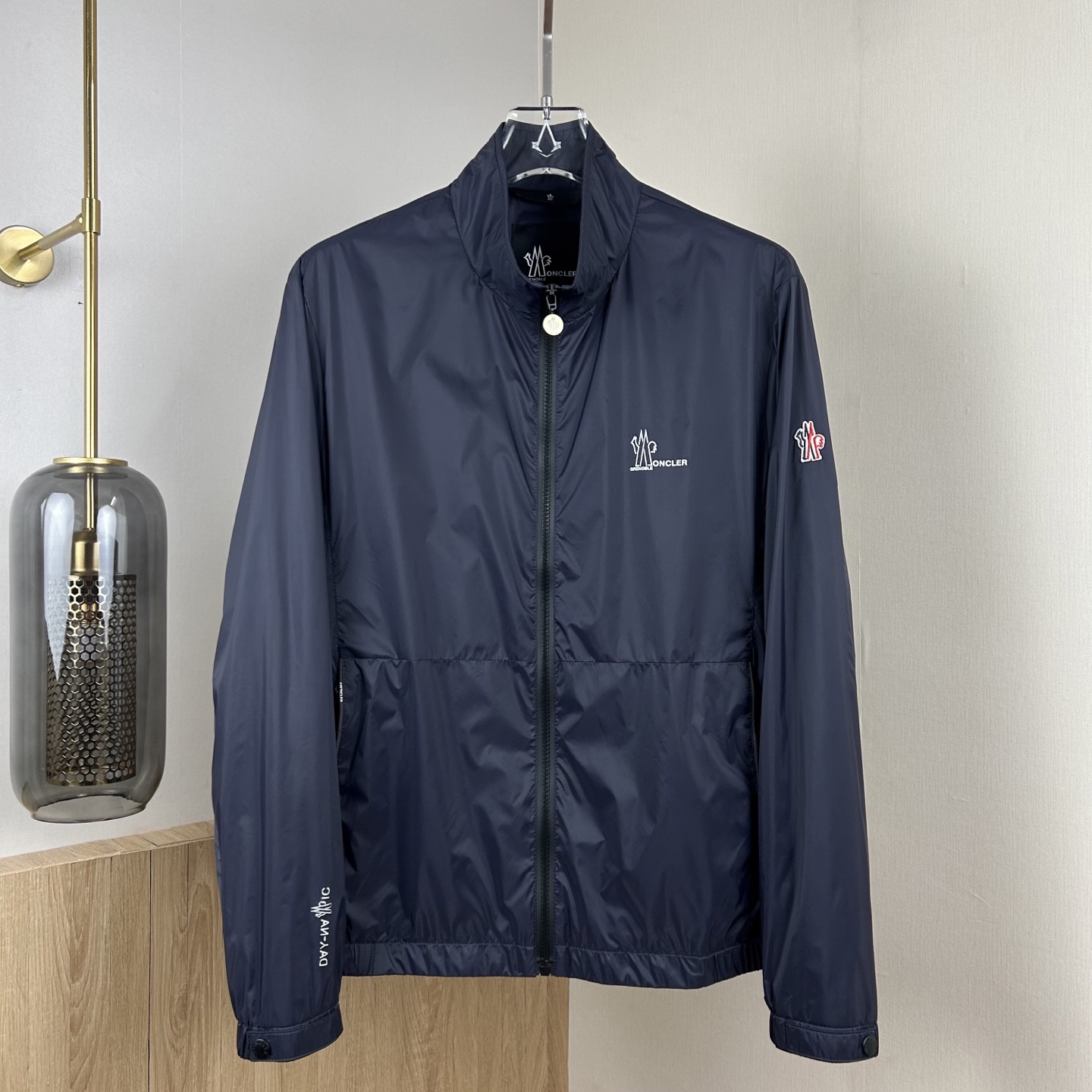 Moncler stand-up collar zip-up jacket（MC2025005）