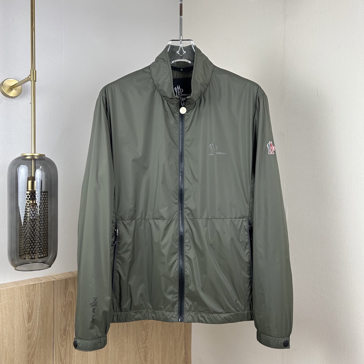 Moncler stand-up collar zip-up jacket（MC2025005）