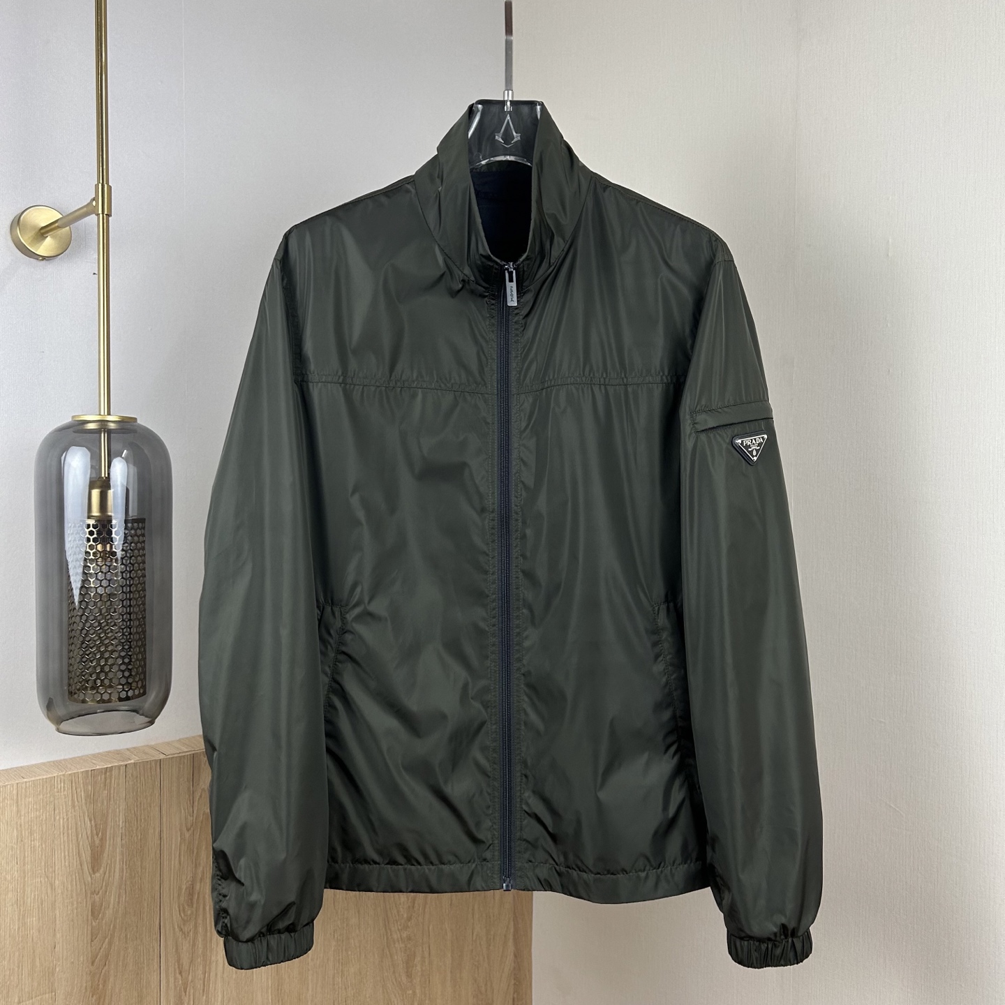 Prada stand-up collar zip-up jacket(PR2025002）