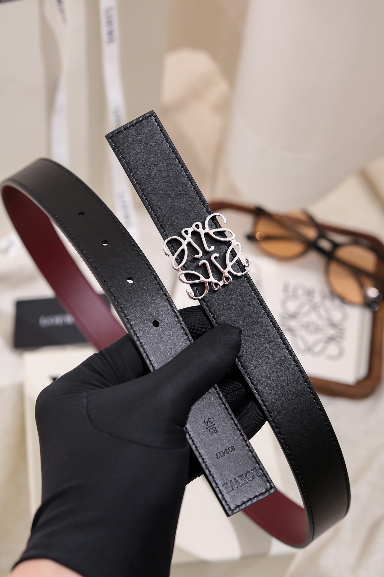 Loewe Women's Brown Leather Reversible Anagram Bombé Belt（E619Z20X03）