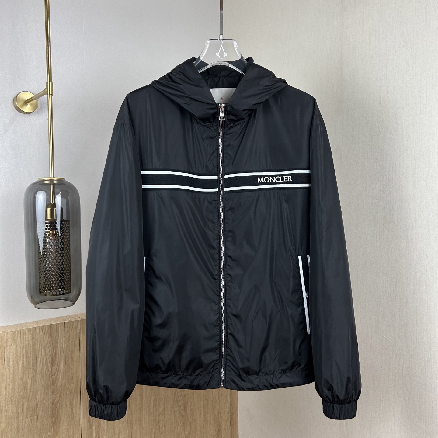 Moncler hooded zip-up jacket（MC2025006）