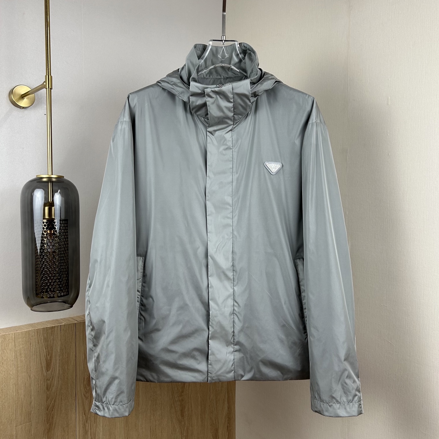 Prada hooded zip-up jacket(PR2025004）