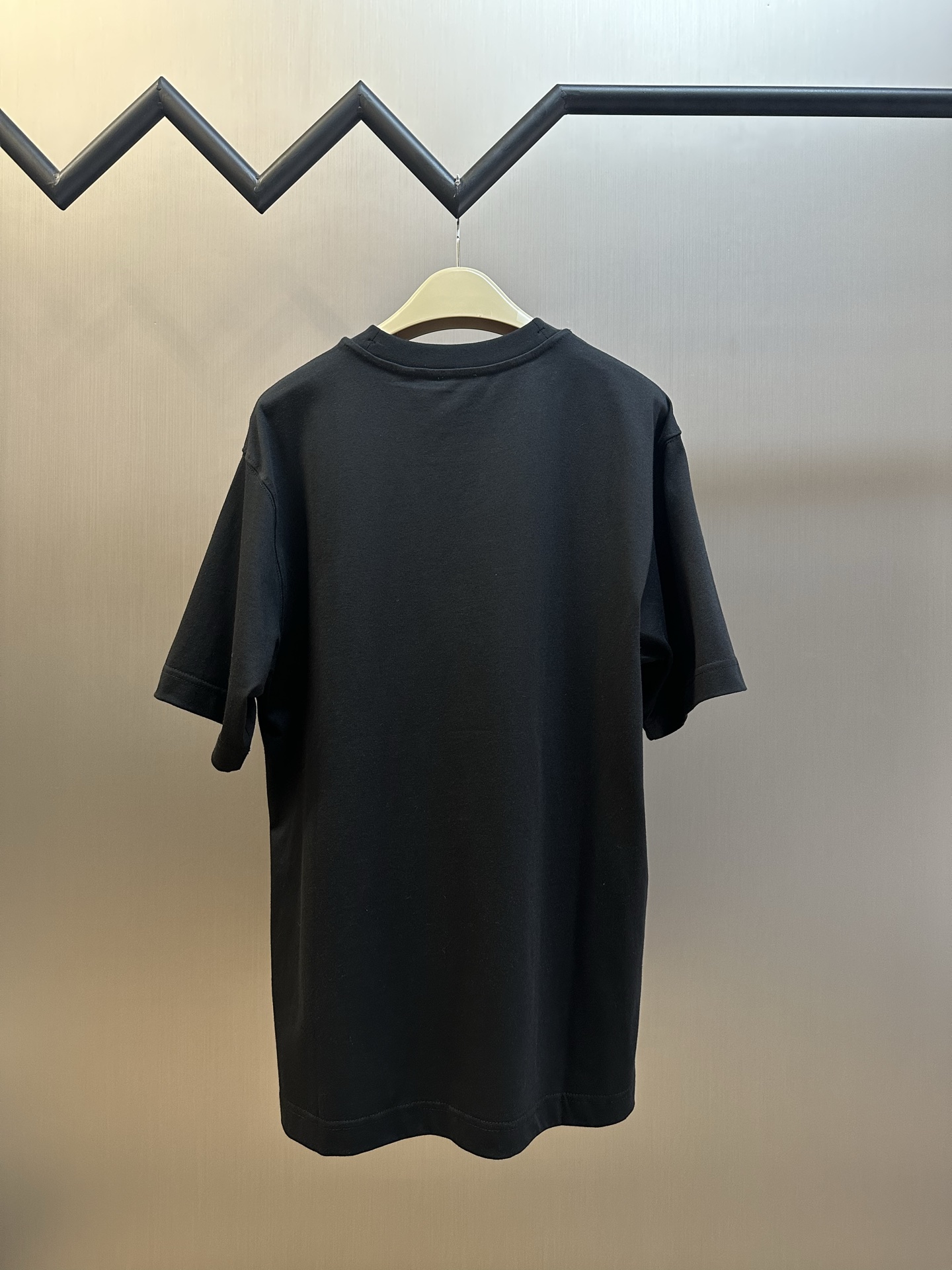 Burberry Knight's Emblem Cotton T-Shirt（81258231）