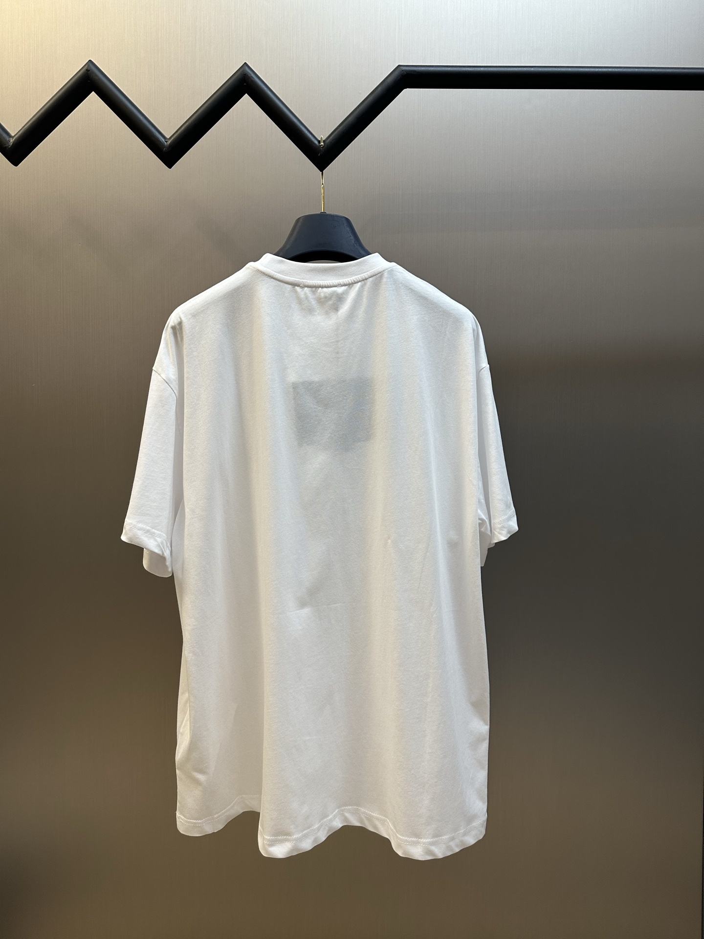 Prada logo-embroidered T-shirt (UJN982-SOOO-19FEF-0-009）