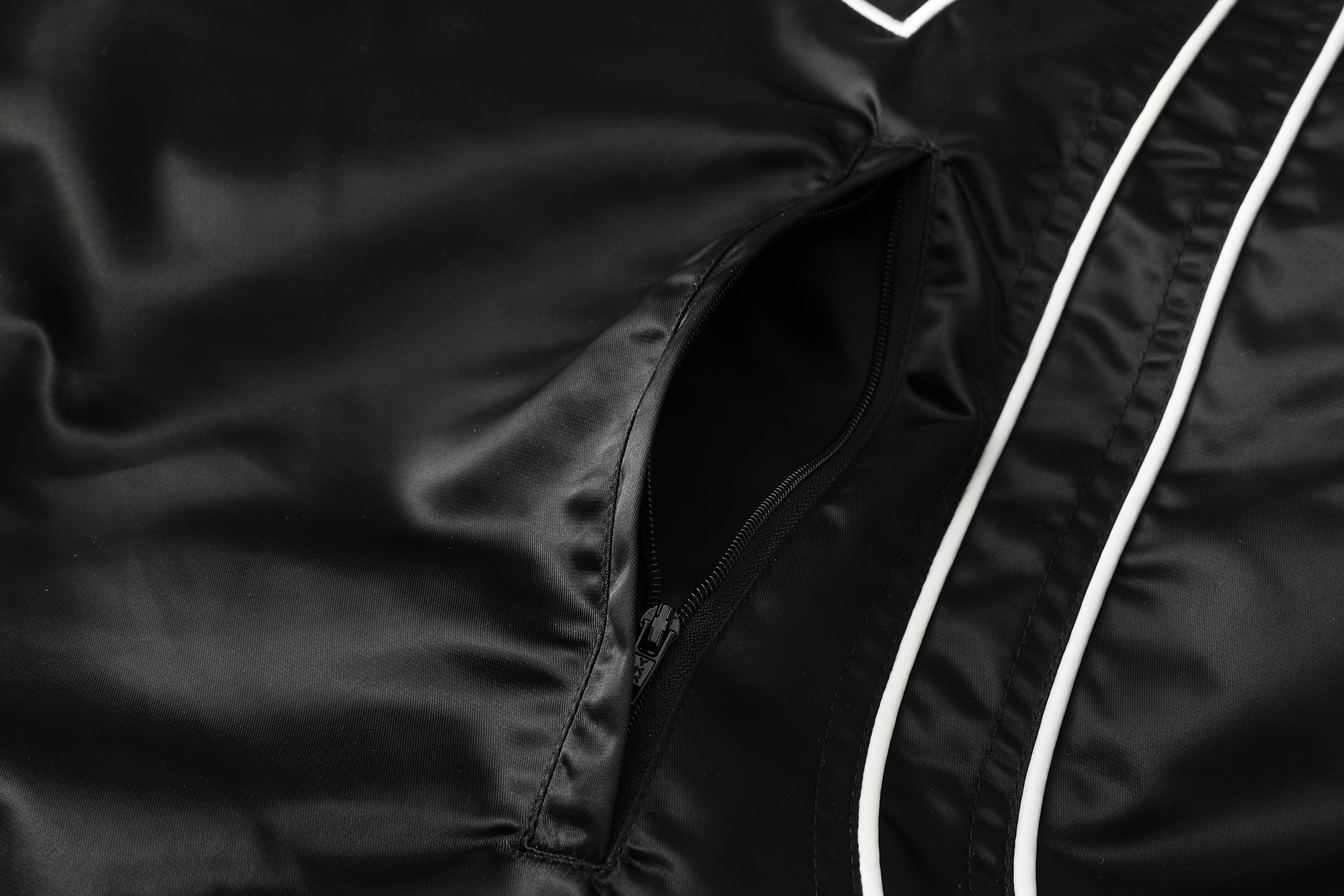 Supreme Satin Piping Pullover（SUP-SS25-133）