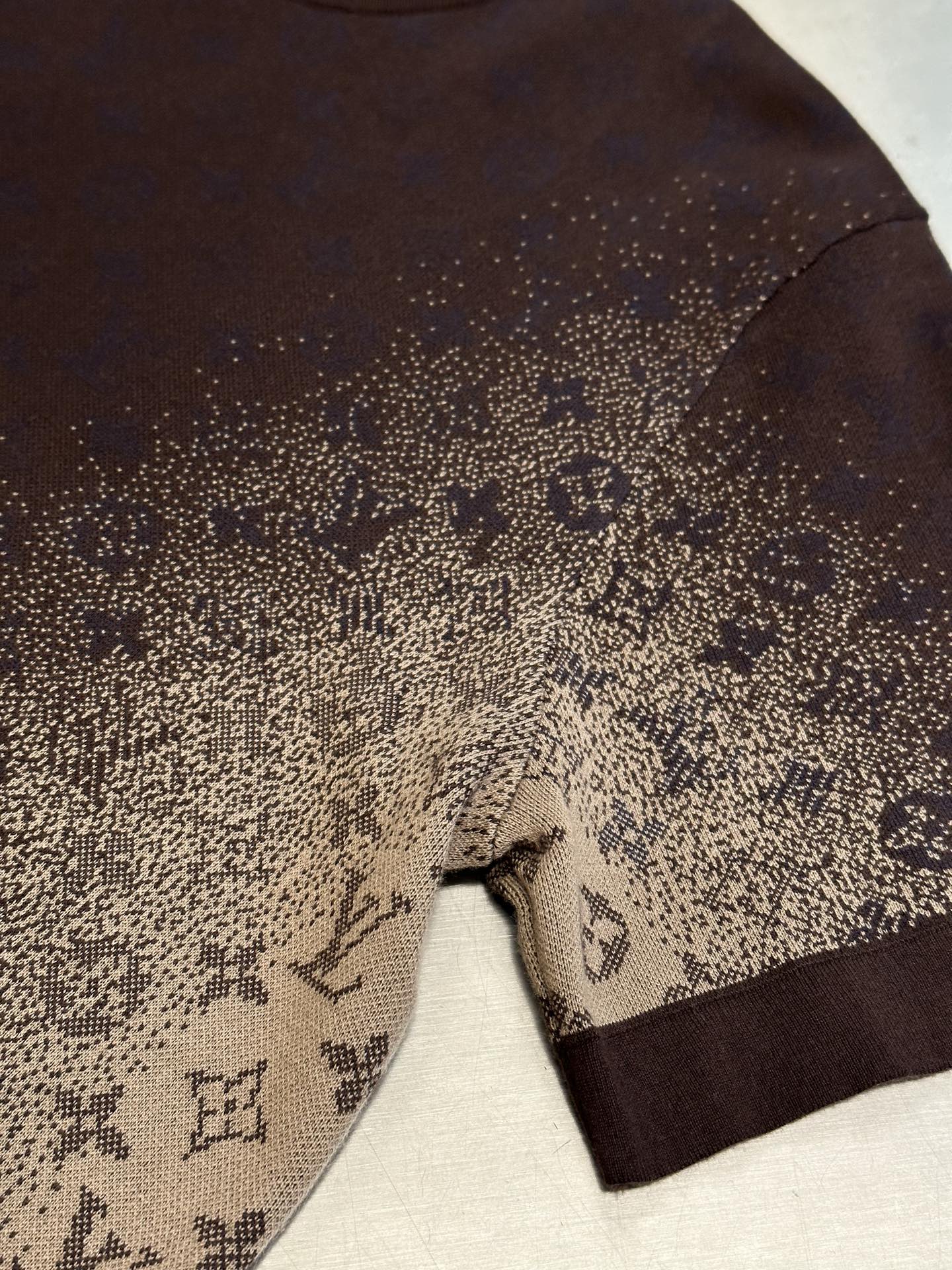 Louis Vuitton Monogram pattern jacquard short-sleeved crew neck top（1AJTV8）