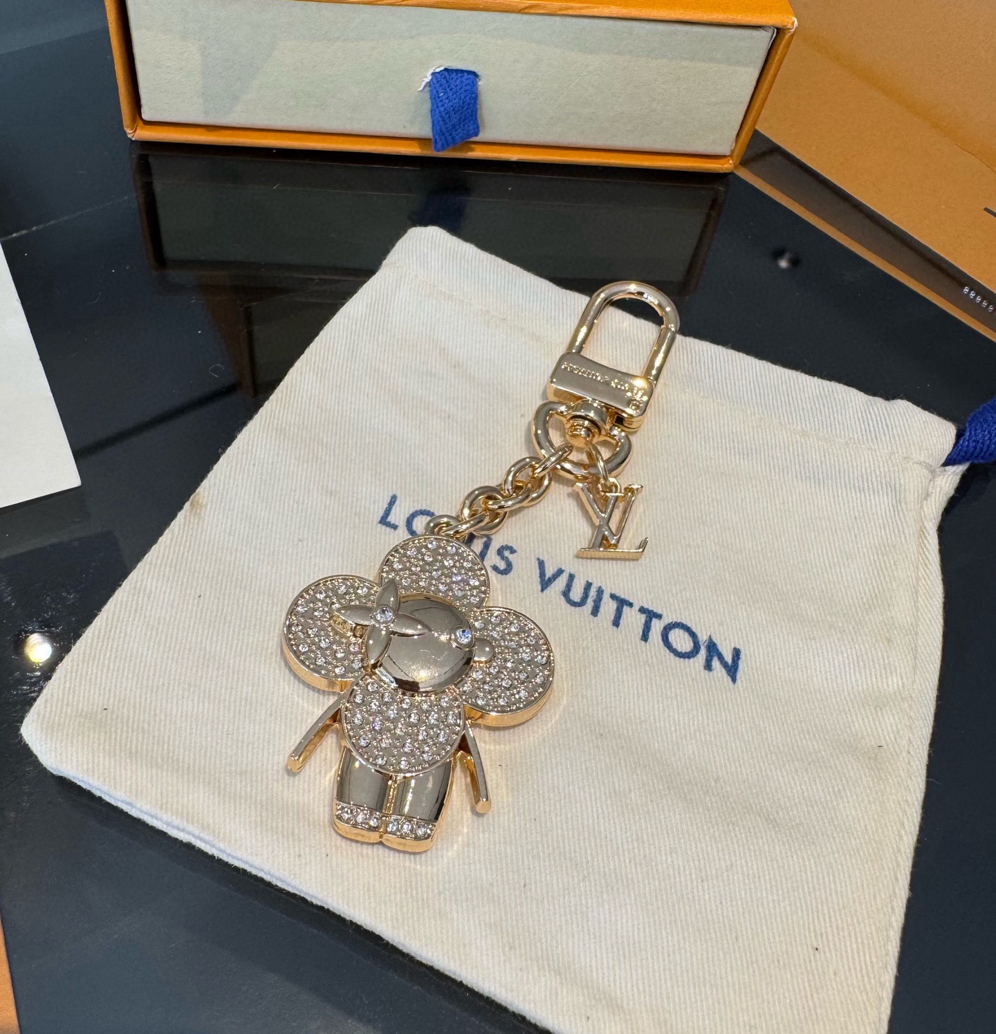Louis Vuitton keychain（M64113）