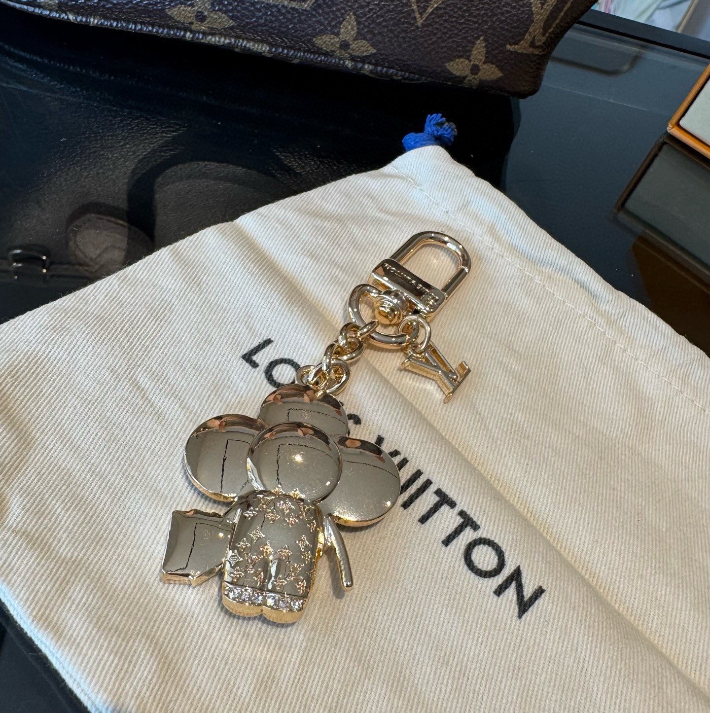 Louis Vuitton keychain（M64113）