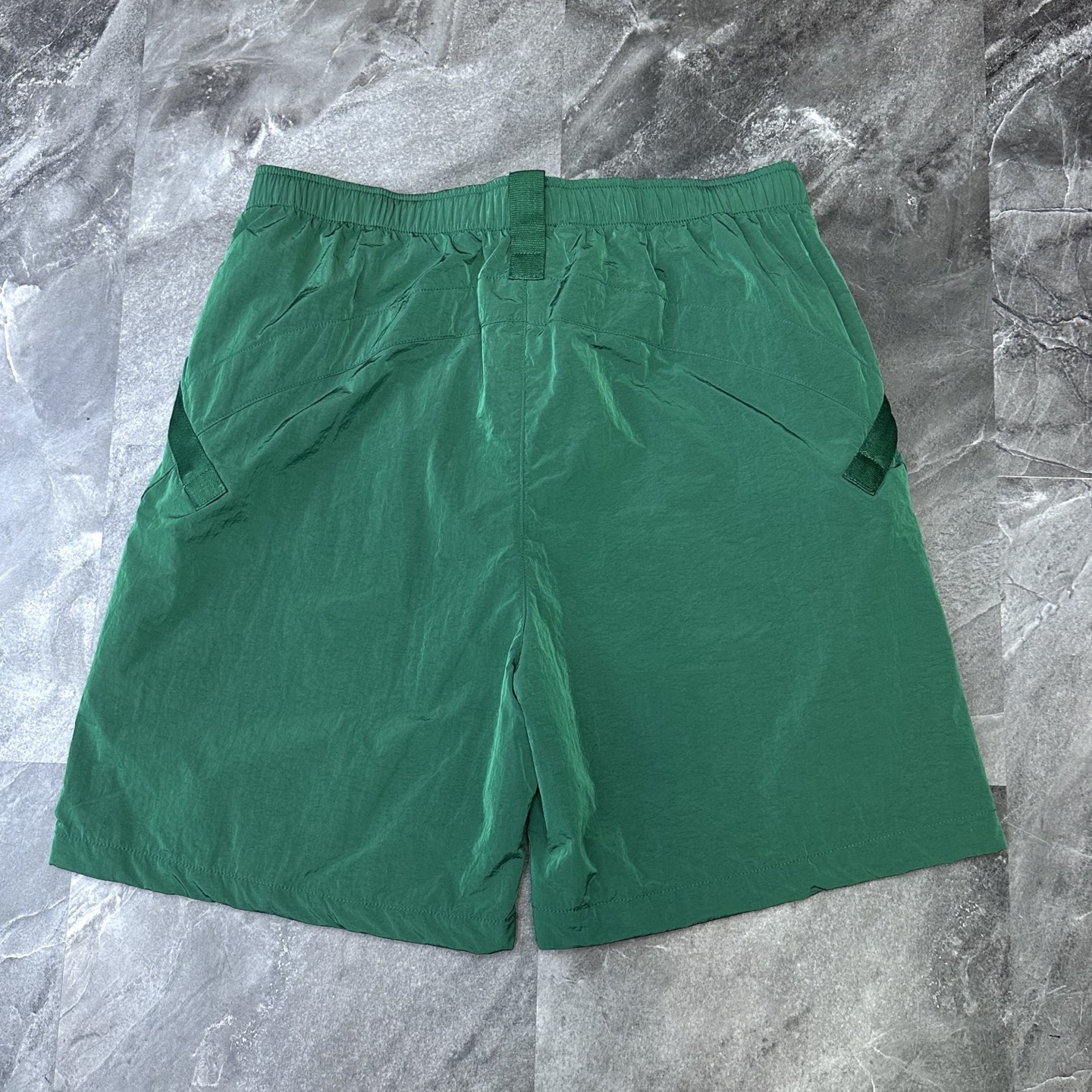 Stone Island zip-pocket shorts（L1S15L100008S0019）