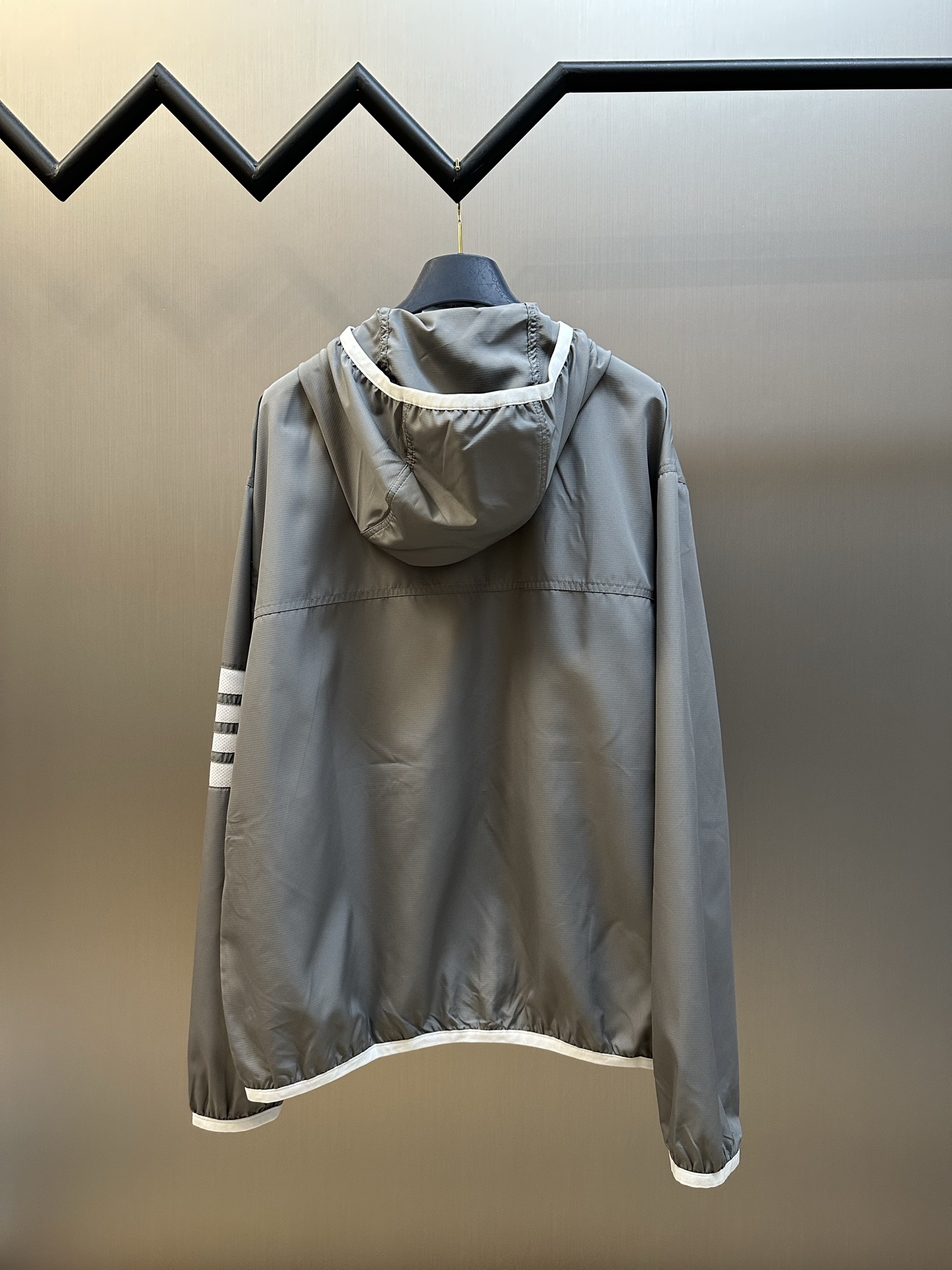THOM BROWNE Packable Zip Up Hoodie (MJT309A07863）