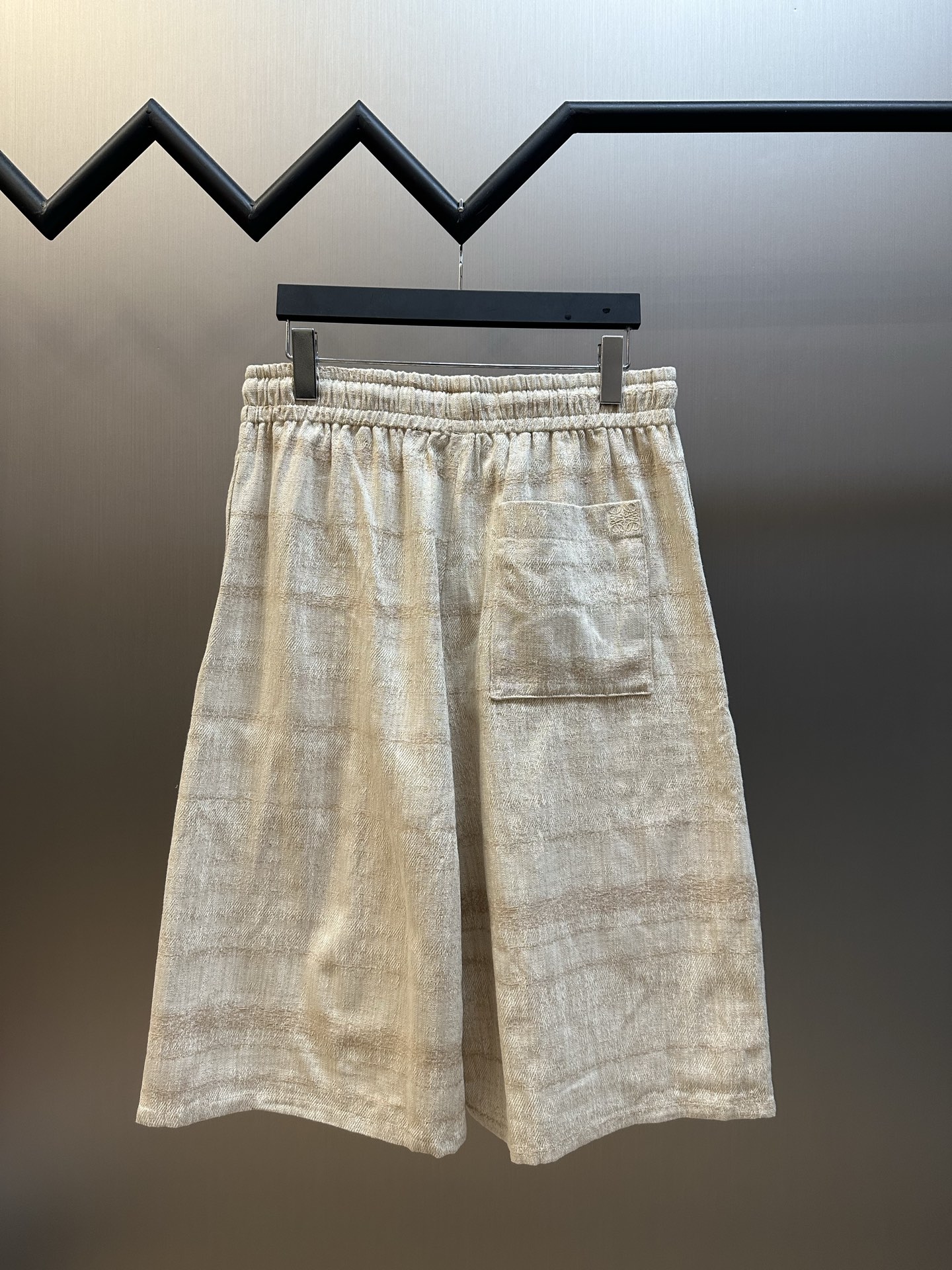LOEWE Drawstring shorts in denim（H616Y1AX38）