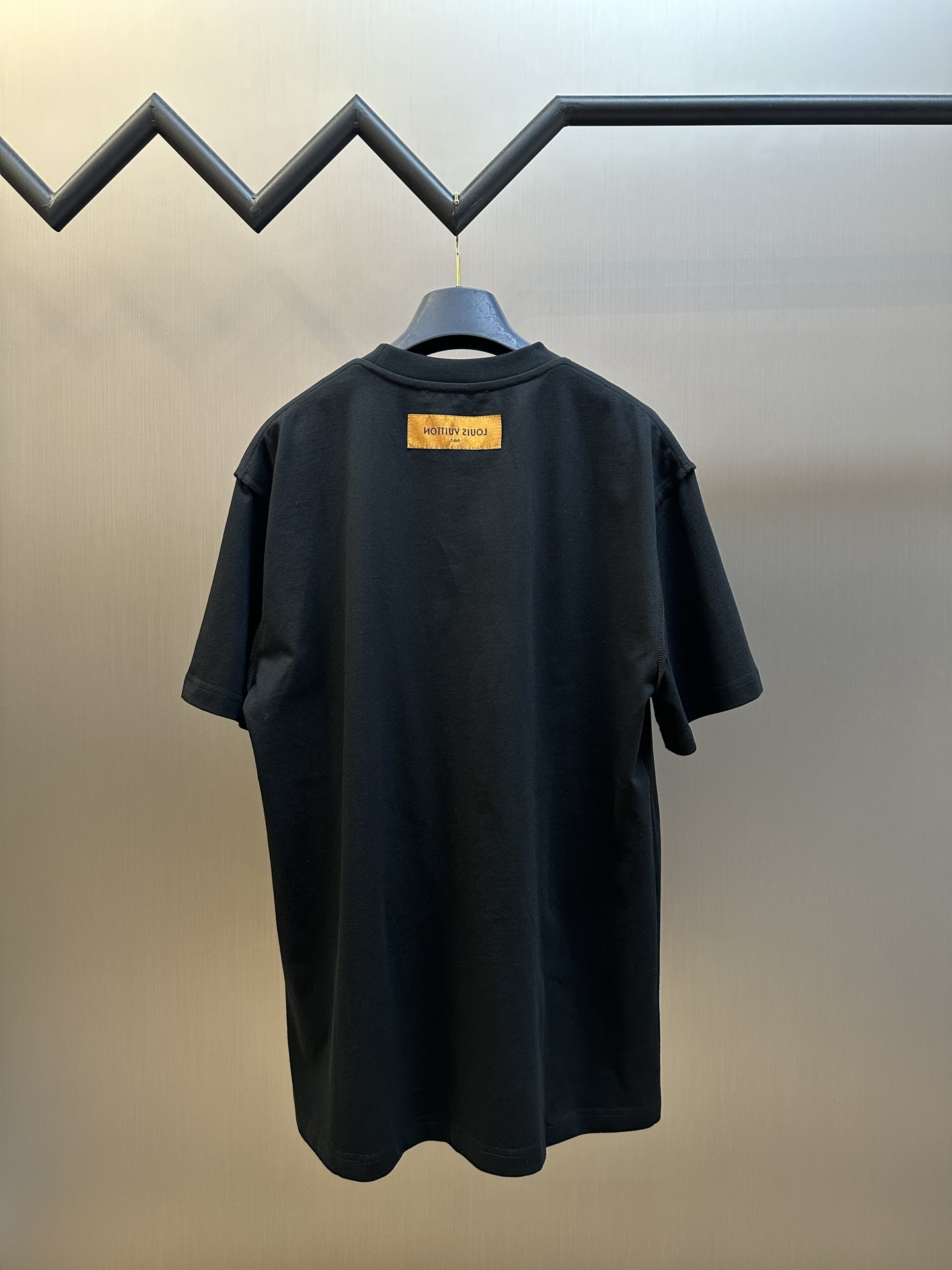 Louis Vuitton Embossed Logo T-Shirt（1AKLKQ）