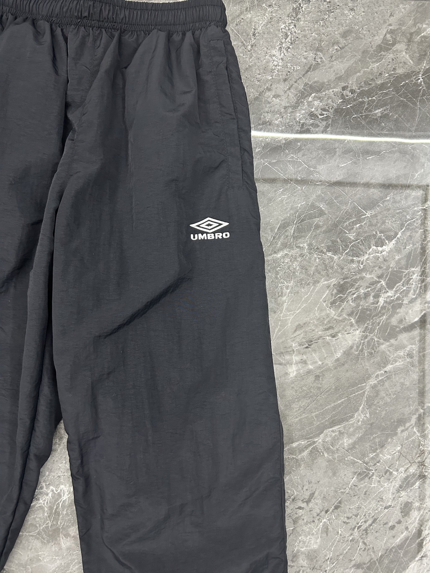 Supreme x Umbro Rhinestone Track Pant "Black"（SUP-SS26-332）