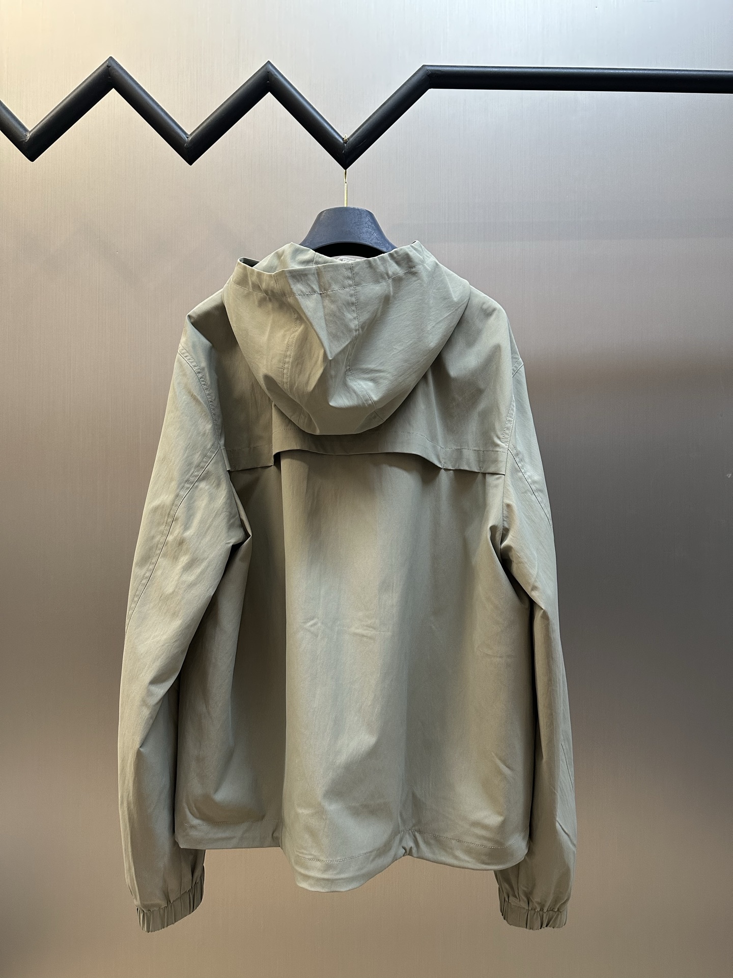 Dior Montaigne Embroidered Windbreaker（693C423A2116_C880）