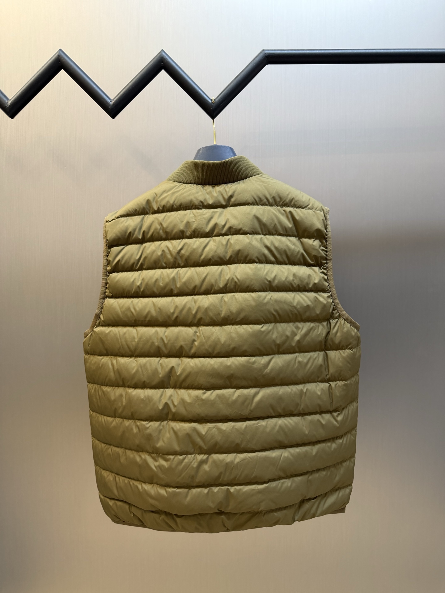 Moncler Froissel Down Vest（L20911A00101597X2779）