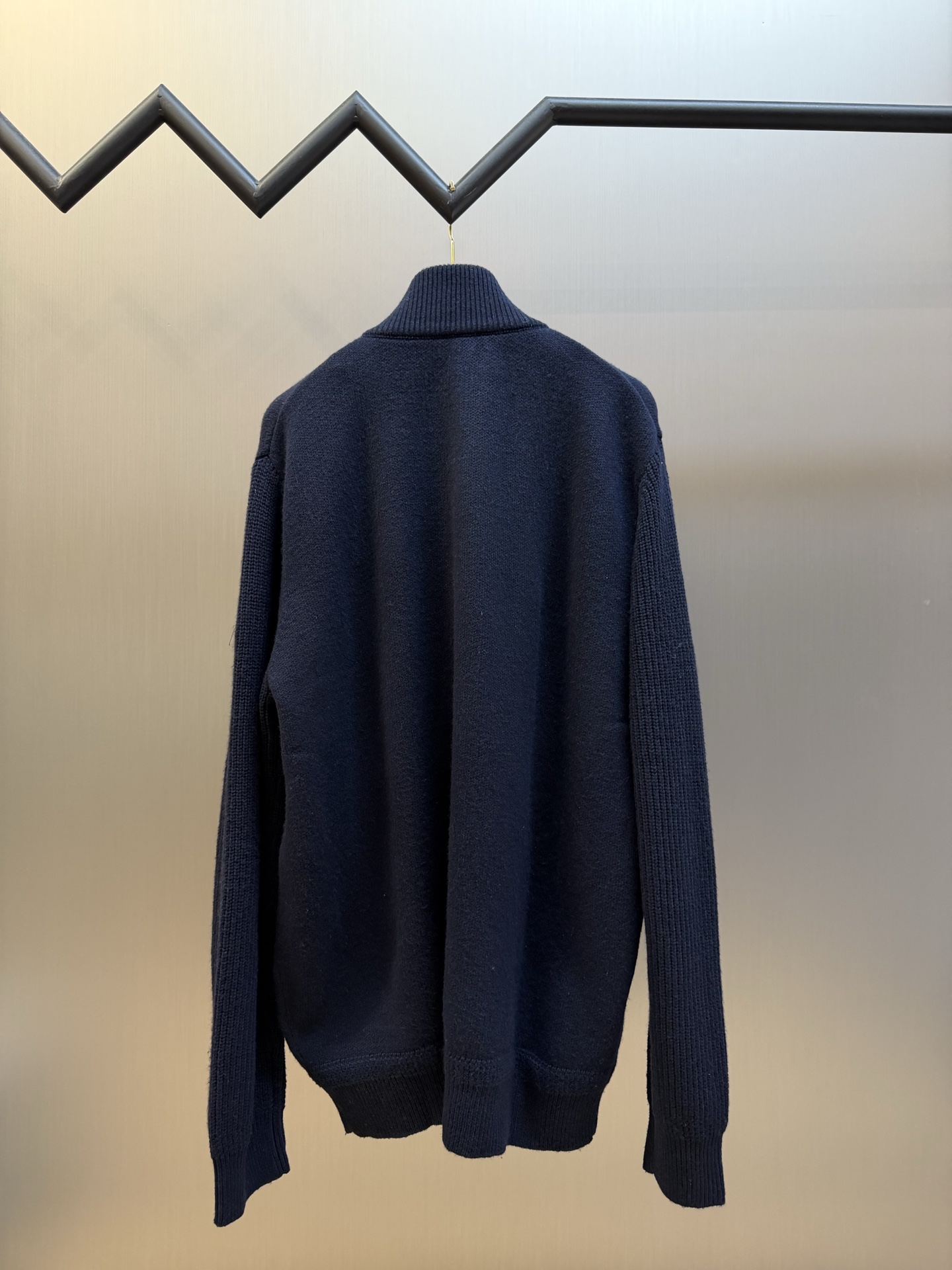 Moncler Men's Wool and Cashmere Zip-Up Cardigan（L20919B00013M428126E）
