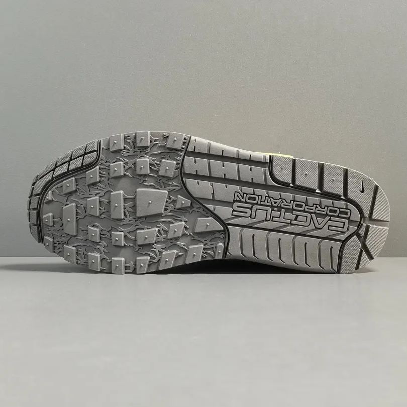 Travis Scott × Nike Air Max 1 "CACT.US Gold"（DO9392-700）