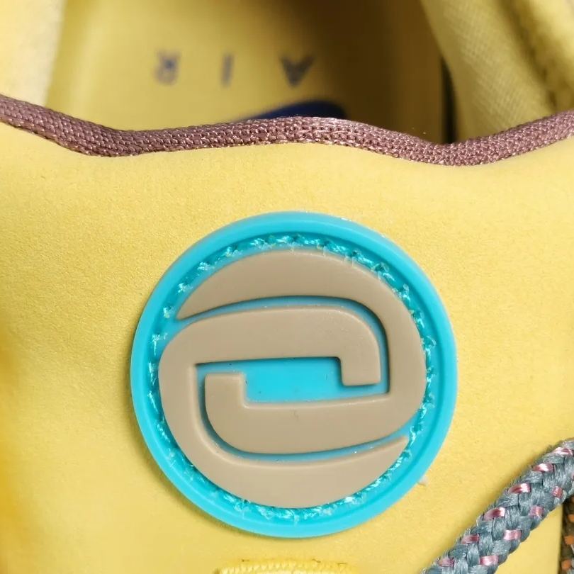 Travis Scott × Nike Air Max 1 "CACT.US Gold"（DO9392-700）