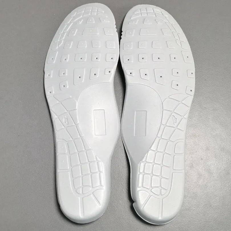 Travis Scott × Nike Air Max 1 "CACT.US Gold"（DO9392-700）