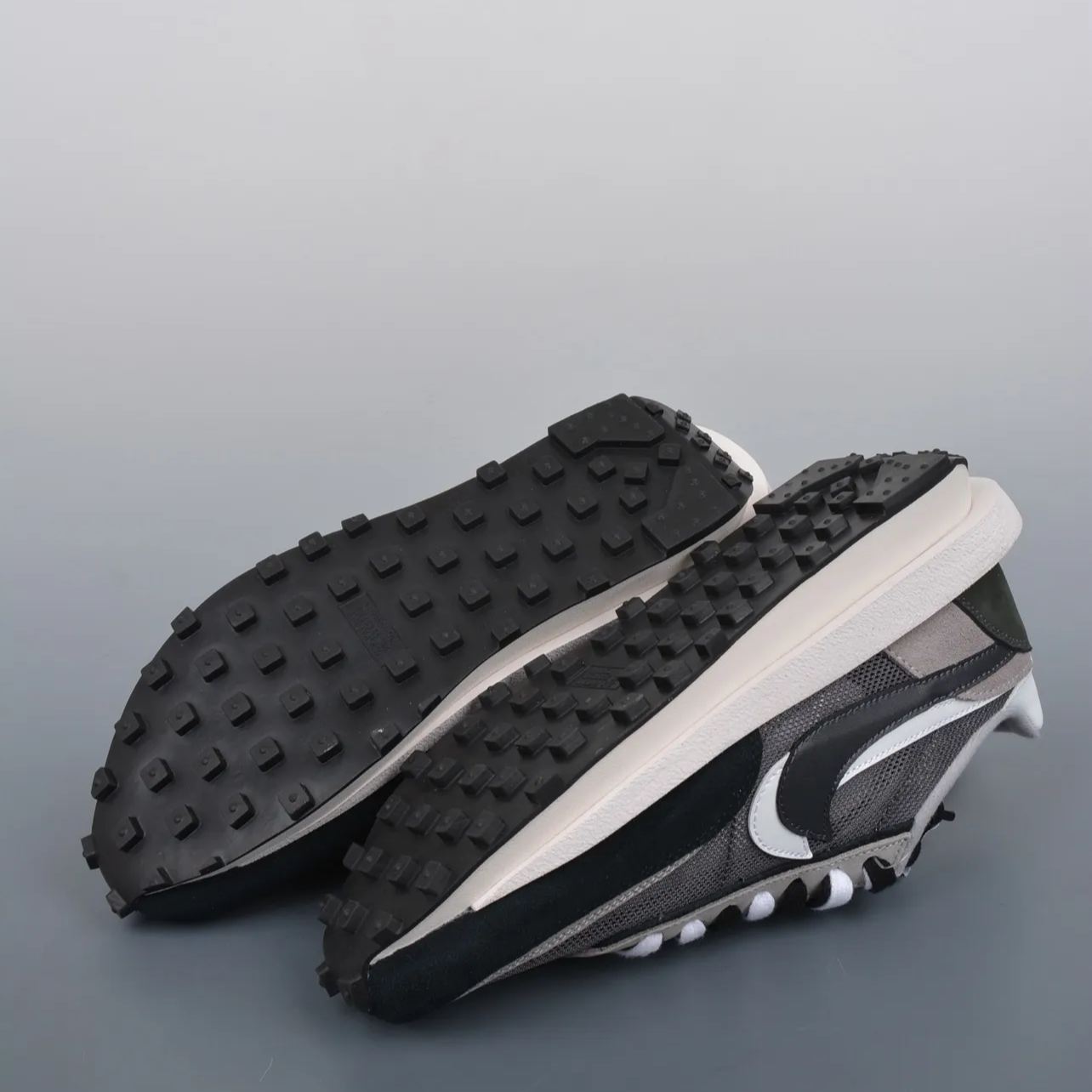 sacai × Nike LD Waffle "Black" (BV0073-001)