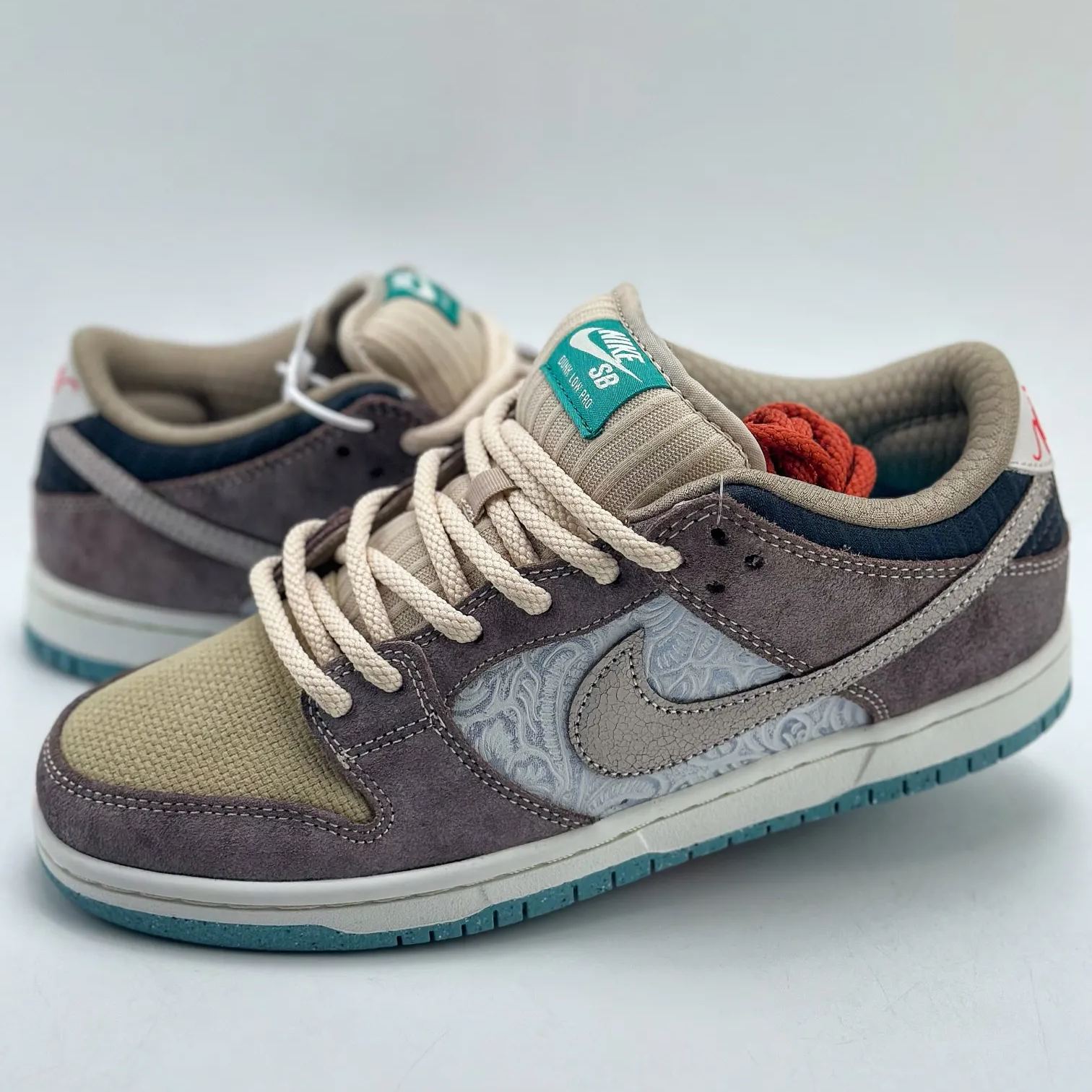 Nike SB Dunk Low ナイキ SB ダンク ロー ブルーラズベリー 28cmアシックス NIKE adidas AIR JORDAN  FORCE エアジョーダン Cocoa - メンズファッション