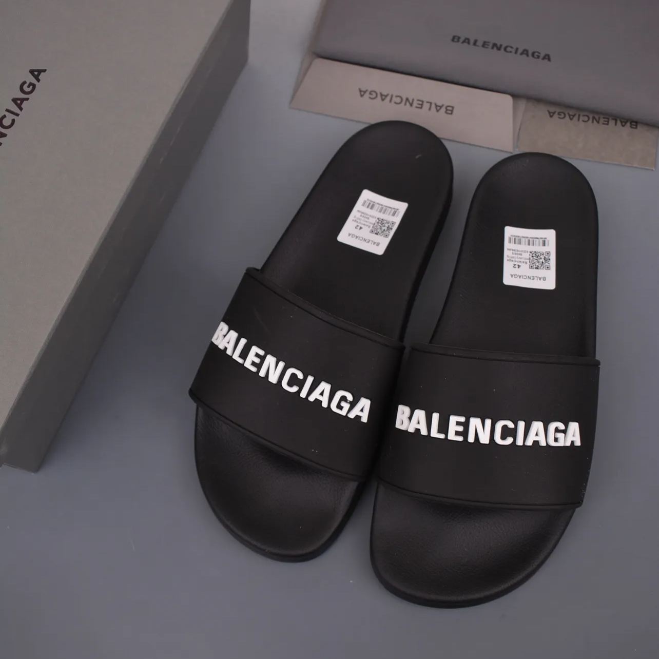 BALENCIAGA Pool Slide Sandal "Black/White"（565826W1S801006）