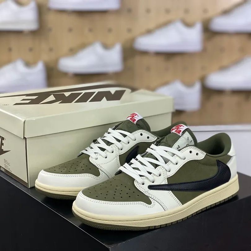 Travis Scott × Nike Air Jordan 1 Low OG SP 