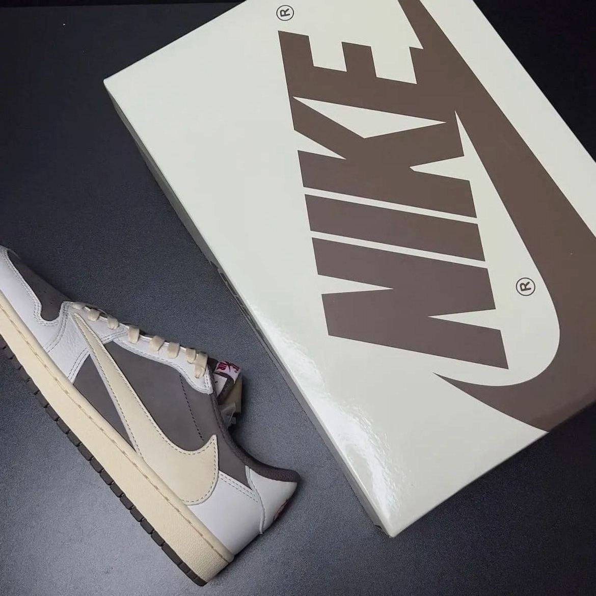 Travis Scott × Nike Air Jordan 1 Low OG SP "Reverse Mocha/Sail and Ridgerock"（DM7866-162）