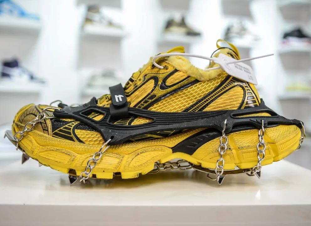BALENCIAGA Skiwear 3XL Ski Sneaker Mesh and Polyurethane BALENCIAGA Skiwear 3XL Ski Sneaker Mesh and Polyurethane