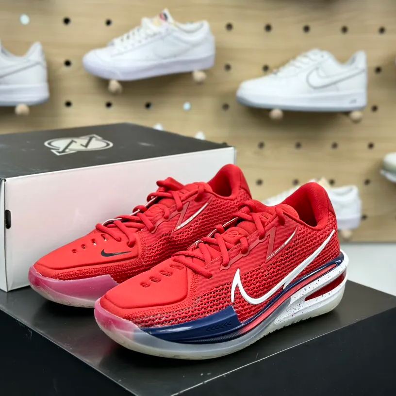 nike usa レッド スニーカー