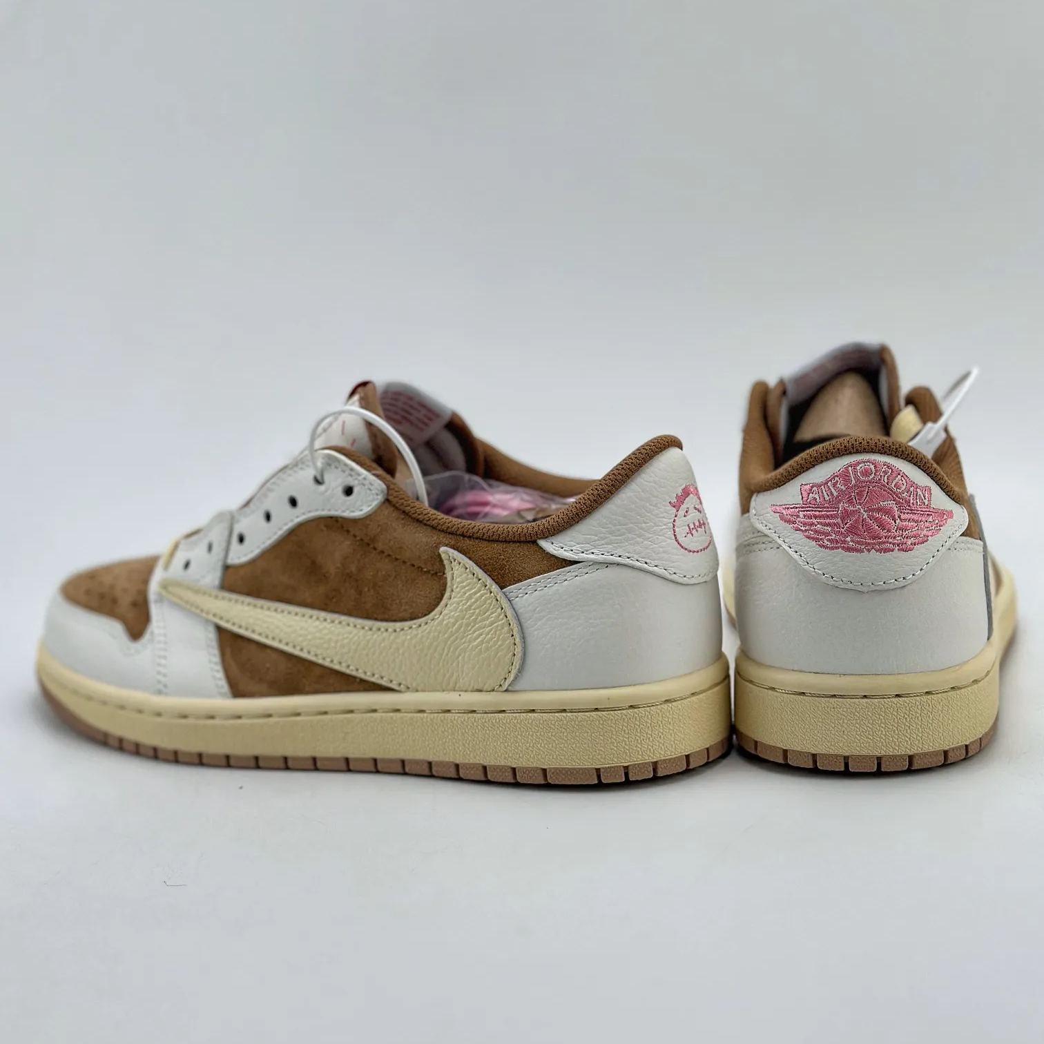 Travis Scott × Nike Air Jordan 1 Low OG SP "Sail/Shy Pink"(DM7866-106)