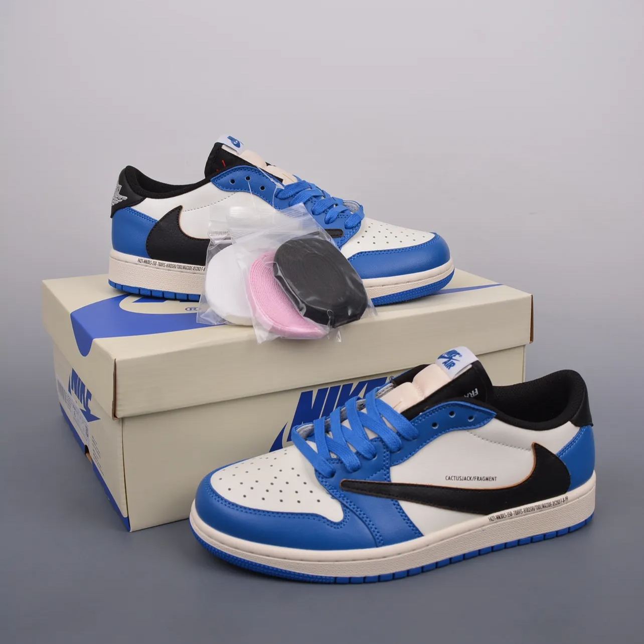 Travis Scott × Nike Air Jordan 1 Low OG SP-T Travis Scott × Nike Air Jordan 1 Low OG SP-T