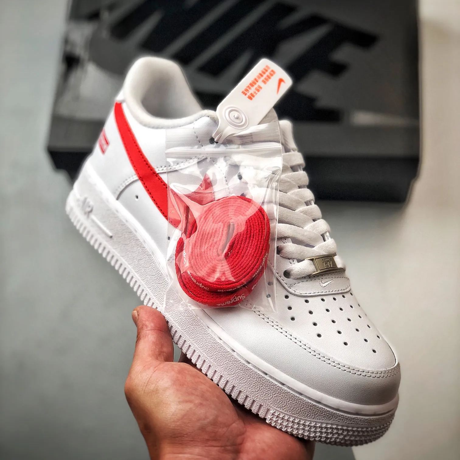 Supreme × Nike Air Force 1 Low China Exclusive 