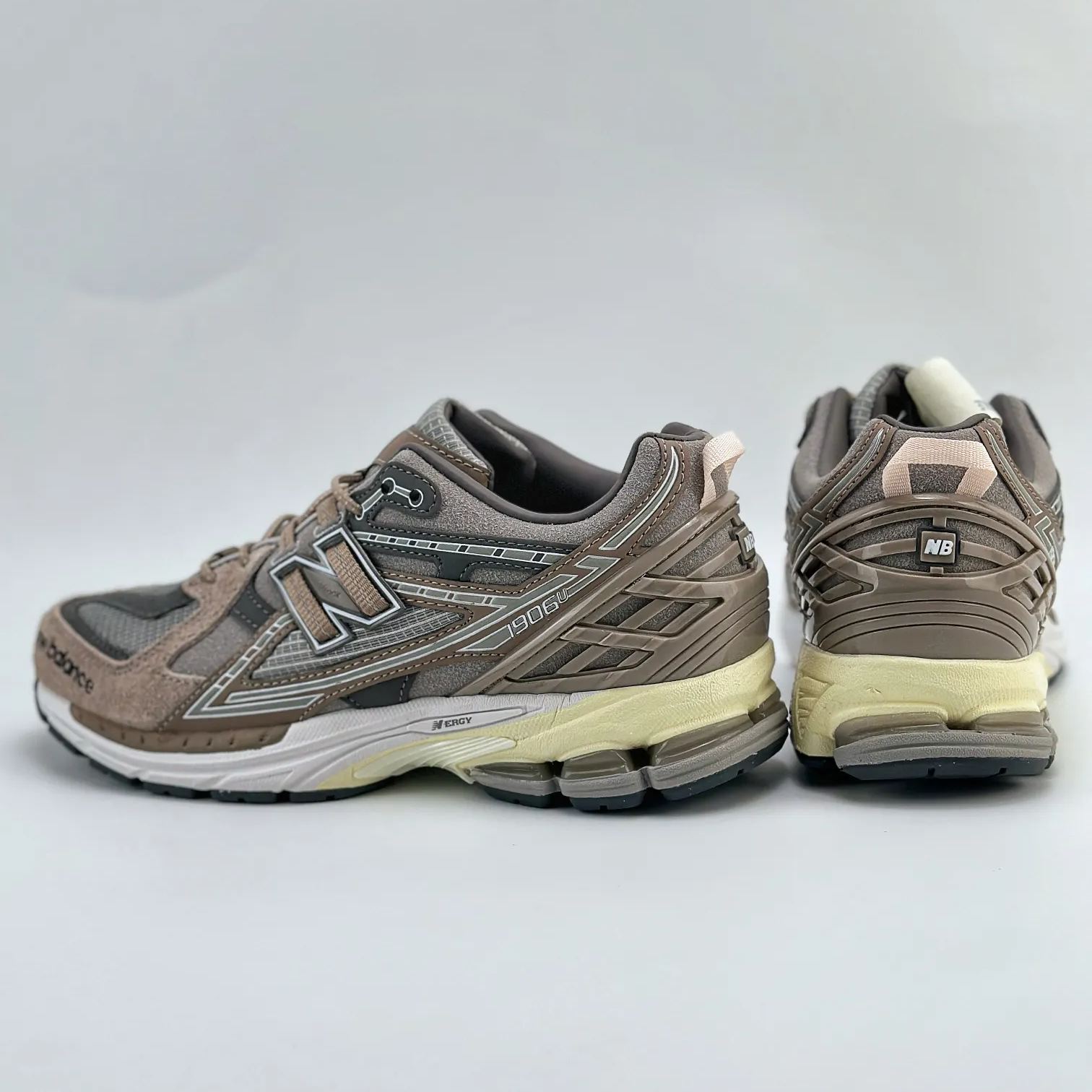 INVINCIBLE × N.HOOLYWOOD × New Balance 1906U "Gray Titan"(M1906NIH）