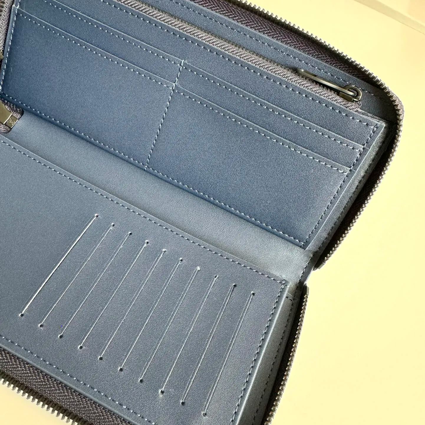 Louis Vuitton wallet （M11523）