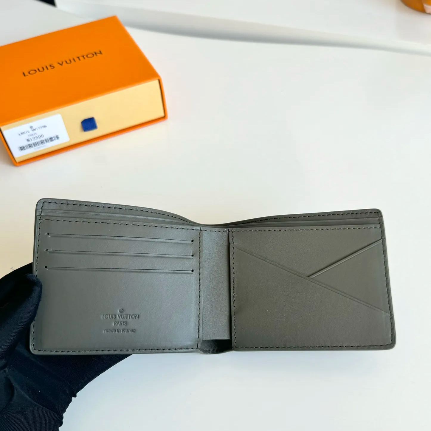 Louis Vuitton wallet （M12500）