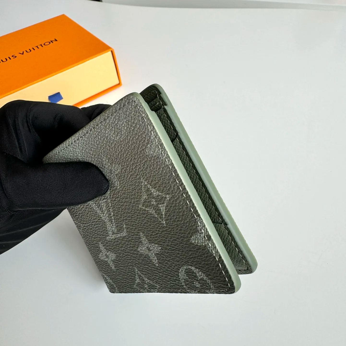 Louis Vuitton Monogram Multiple Wallet （M11547）