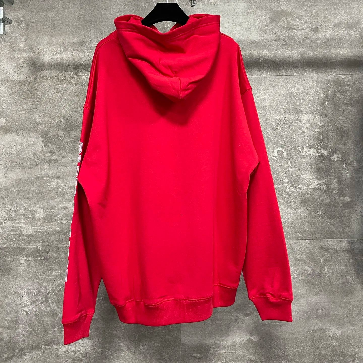 Balenciaga Logo-Print Maison Hooded Sweatshirt(674986TLVJ24480）