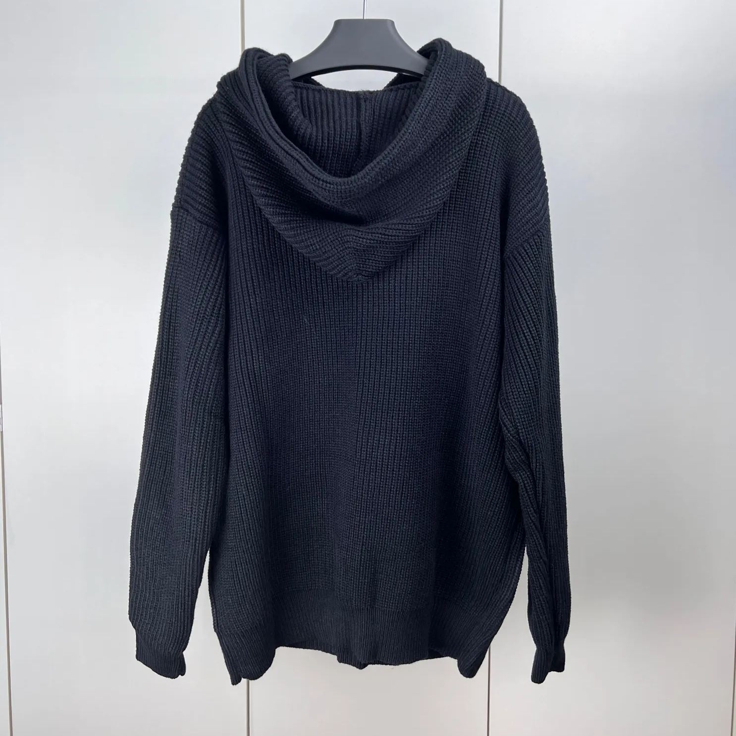 CELINE FW22 hooded pullover (2A85W423P-07MR）