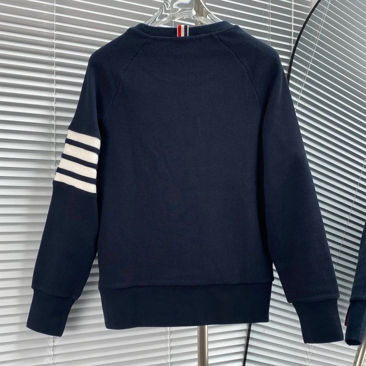 Thom Browne 4 Bar Raglan Sleeve Waffle Crew Sweat Navy (MJT205A-06452-415）