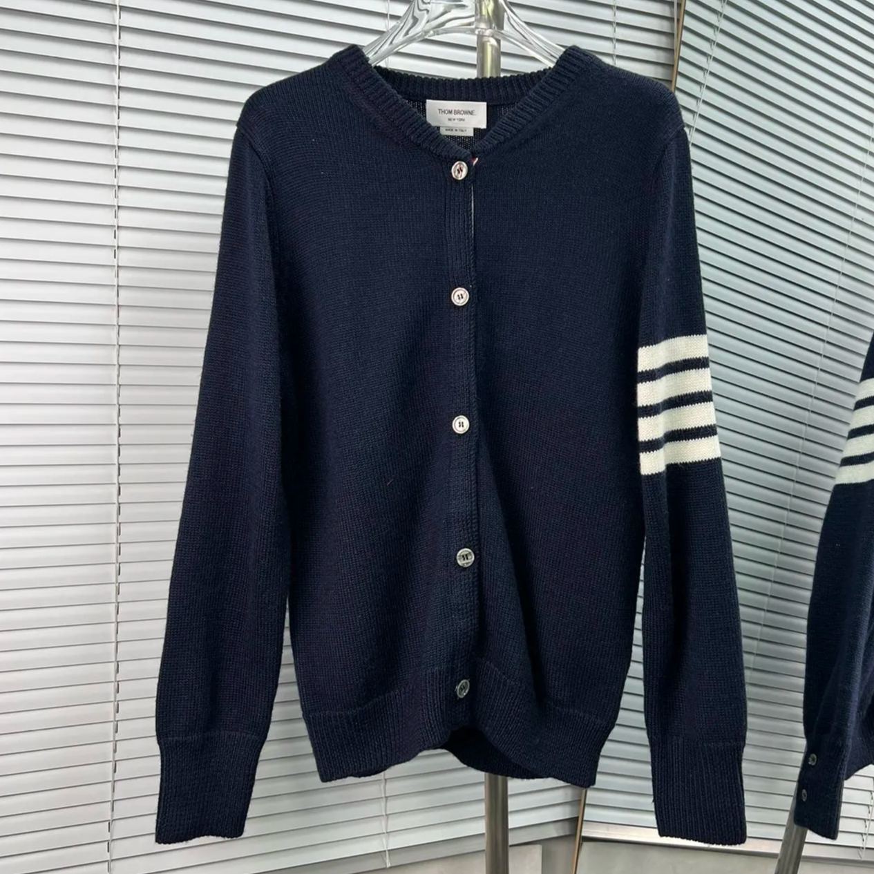 THOM BROWNE Rose Icon Cardigan (FKC585A-Y1030-415）