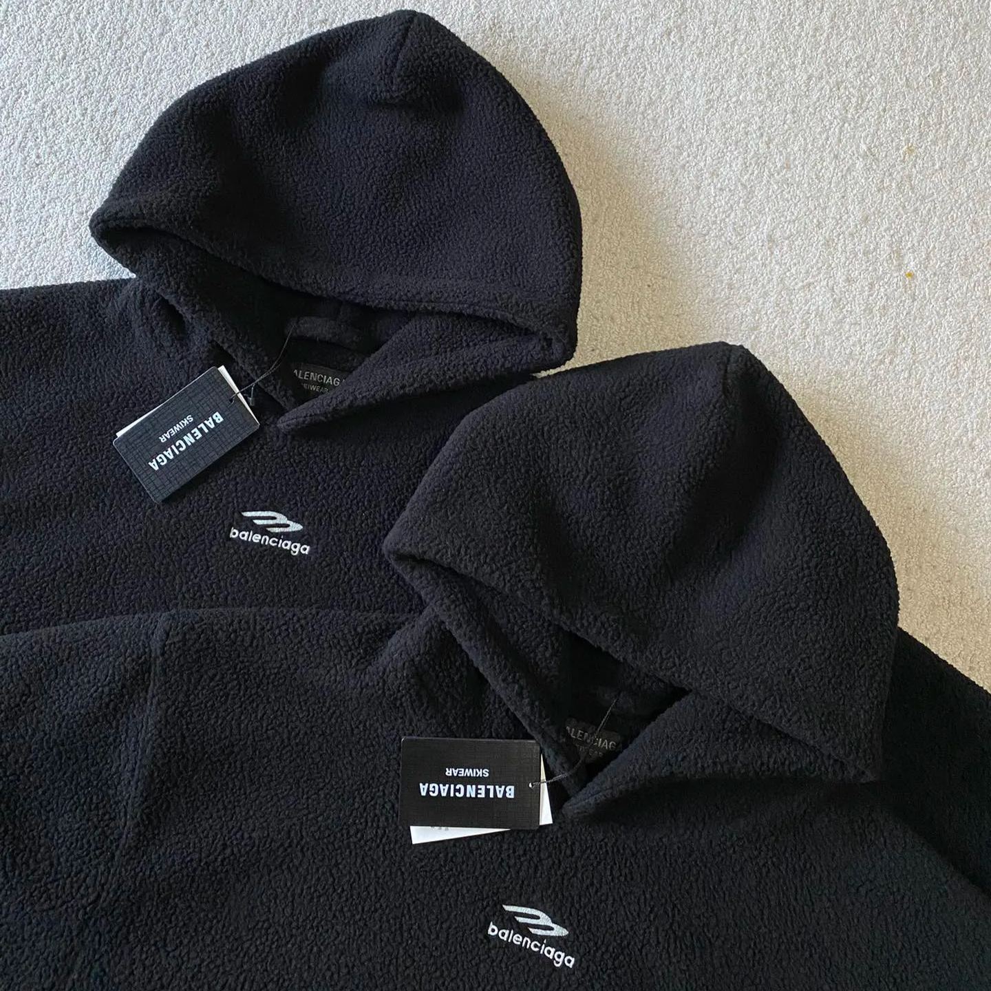 BALENCIAGA HOODED FLEECE JACKET WITH HOOD (810113TQQ02-1000）