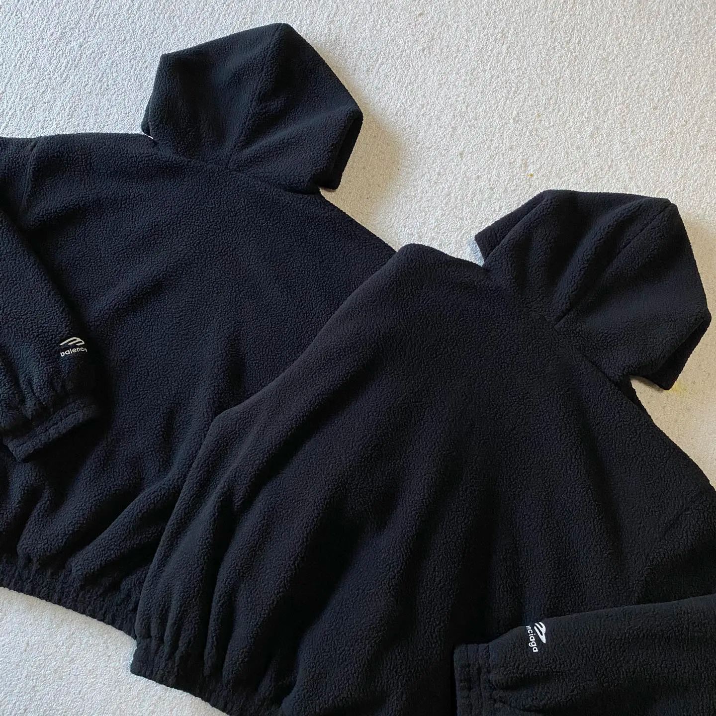 BALENCIAGA HOODED FLEECE JACKET WITH HOOD (810113TQQ02-1000）