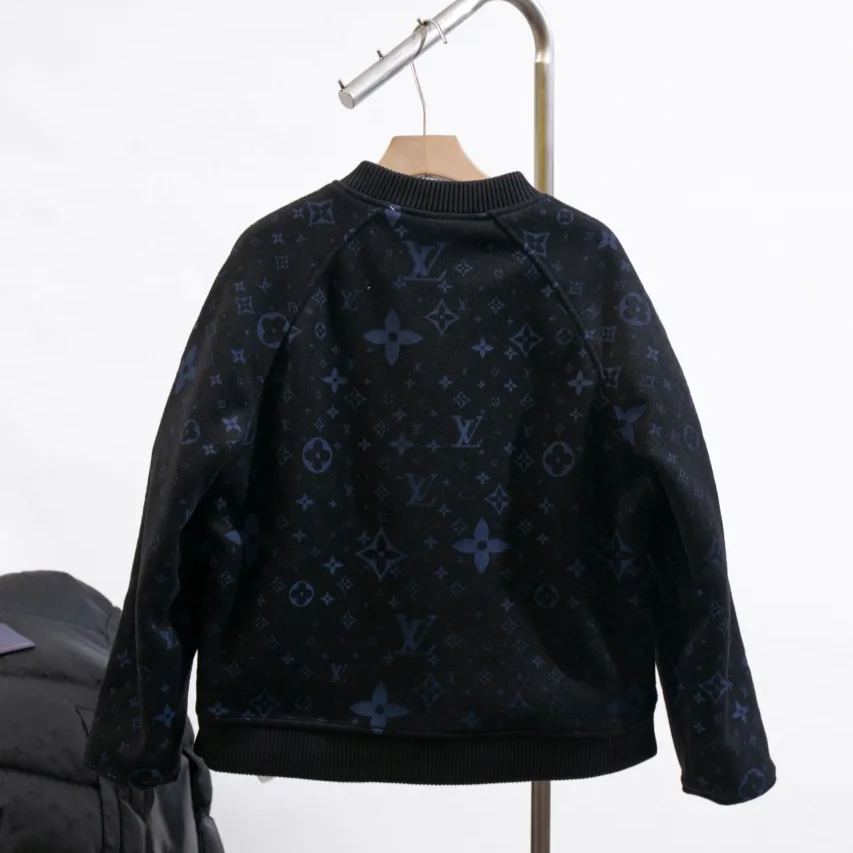 Louis Vuitton Simple and stylish  Reversible blouson（1AFVVS）