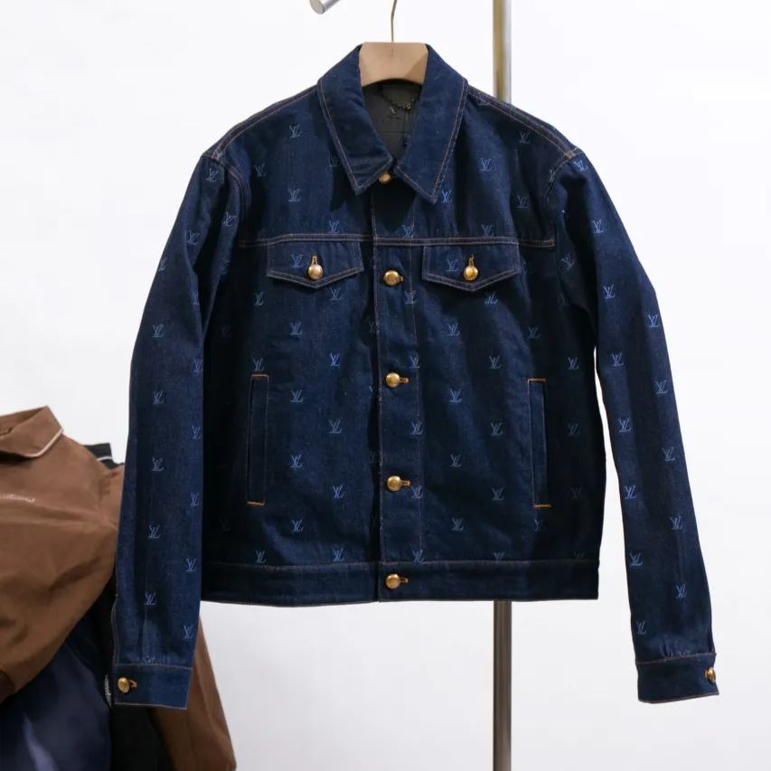 Louis Vuitton Embroidered denim blouson（1AFYBY）