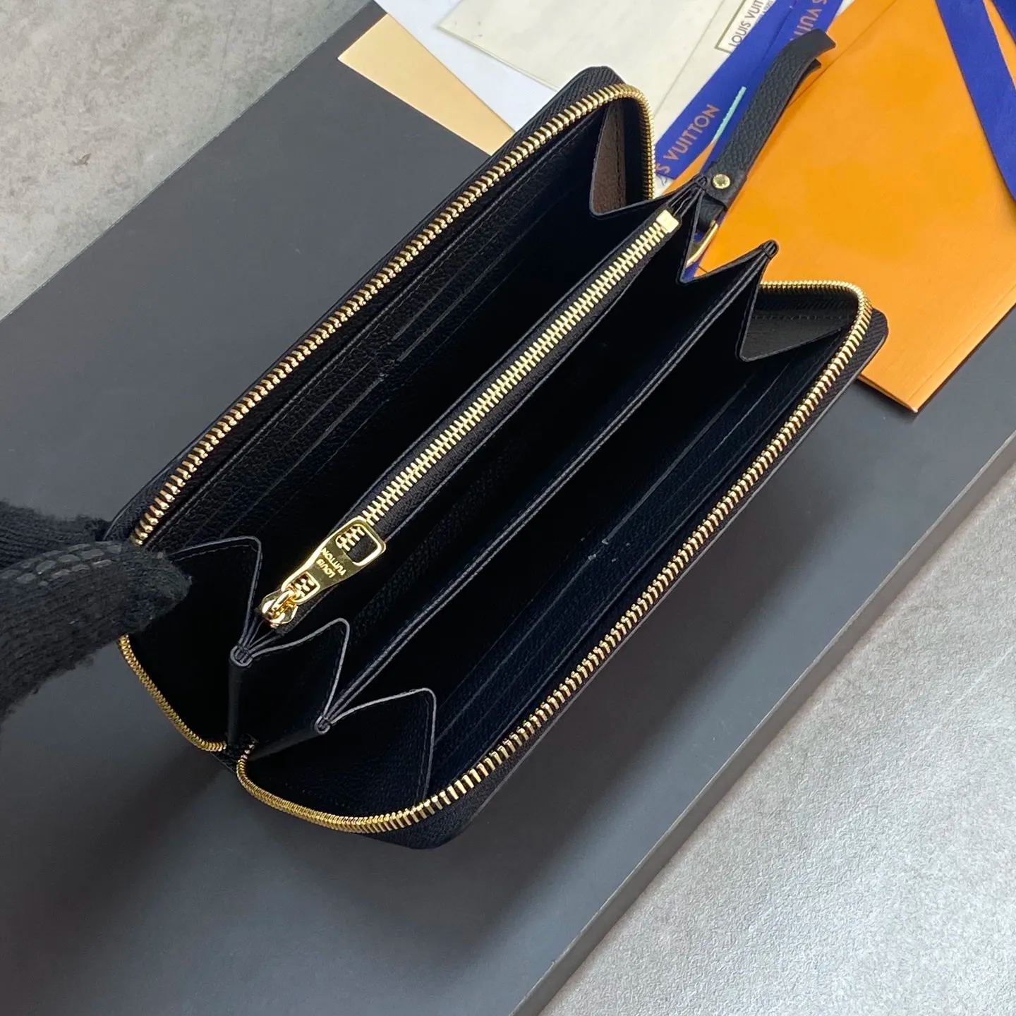 Louis Vuitton Zippy Wallet（M11547）